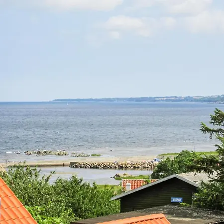 Beautiful In With 2 Bedrooms Daire