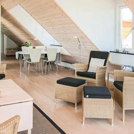 Beautiful In With 2 Bedrooms *